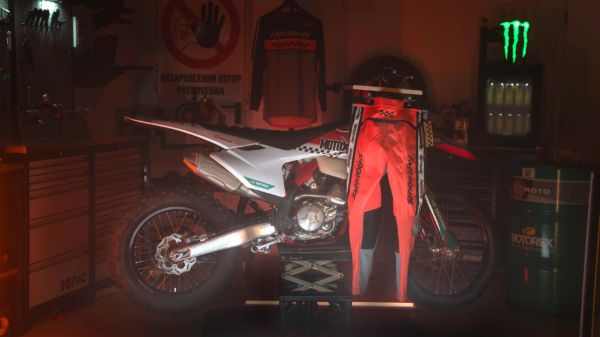 Picture of FASTHOUSE – “SPEED • STYLE • GOOD TIMES” SADA I U MOTOXGENERATION